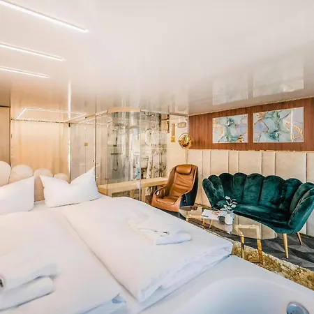 Botel Hausboot Relax